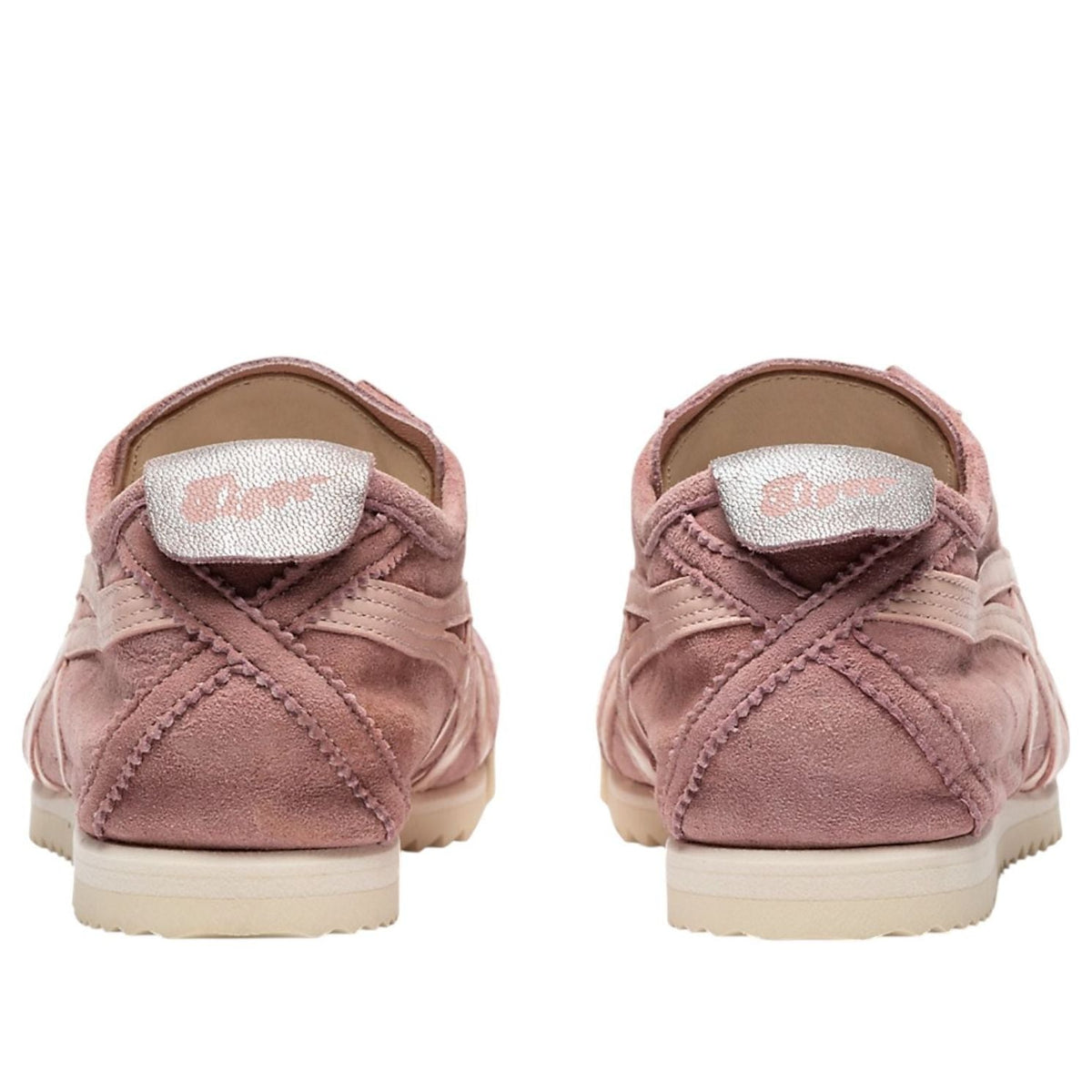 Onitsuka Tiger Mexico 66 Deluxe NM Sakuragai achteraanzicht, roze suède met gestikt X-patroon en Onitsuka logo op hak