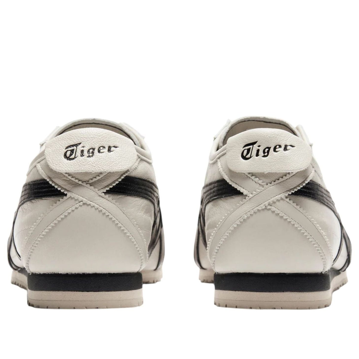 Onitsuka Tiger Mexico 66 SD Warm Beige Black, achteraanzicht met Tiger logo op hielstuk en textuurzool
