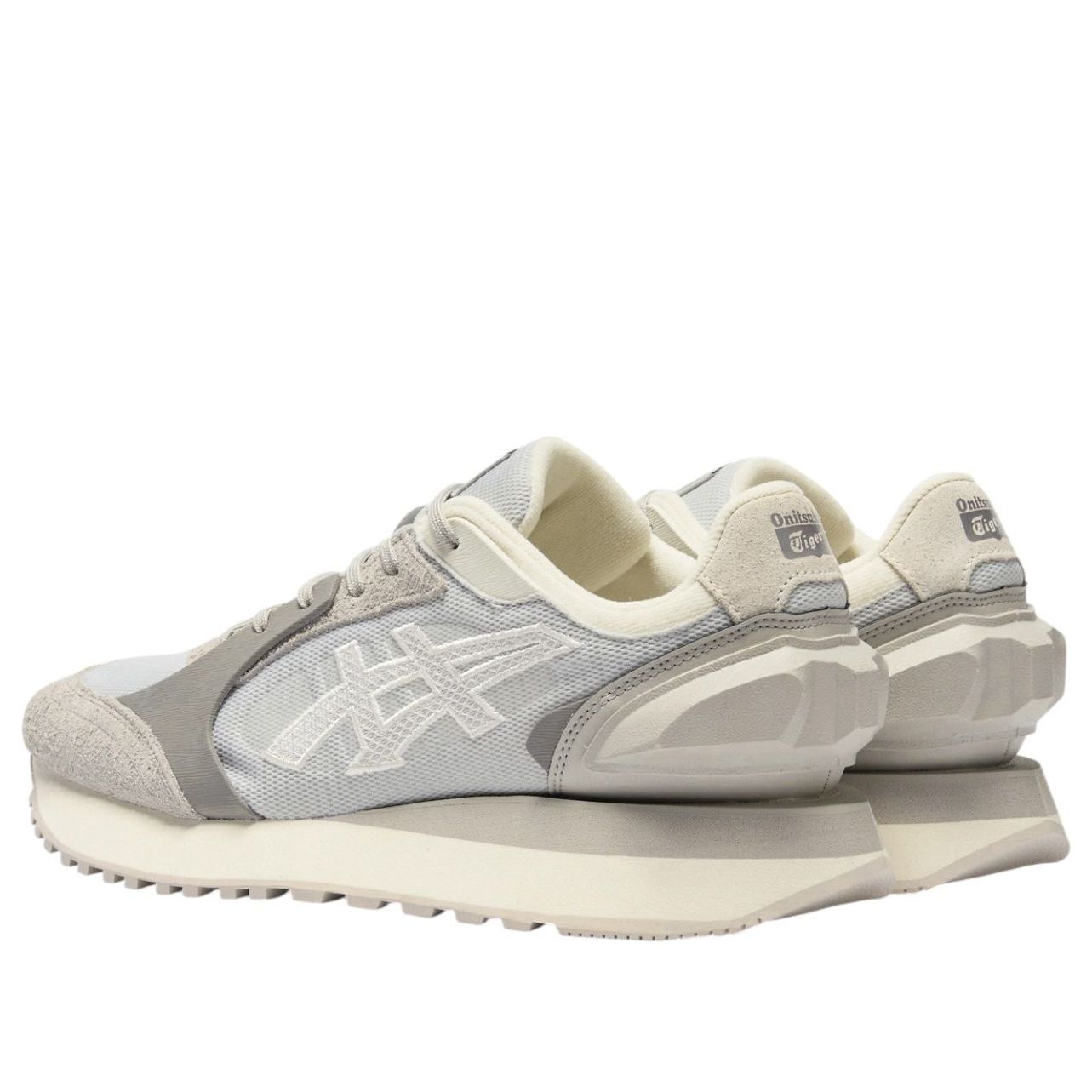 Onitsuka Tiger Moage CO Glacier Grey Off-White, achteraanzicht tonend geheel silhouet en zoolconstructie