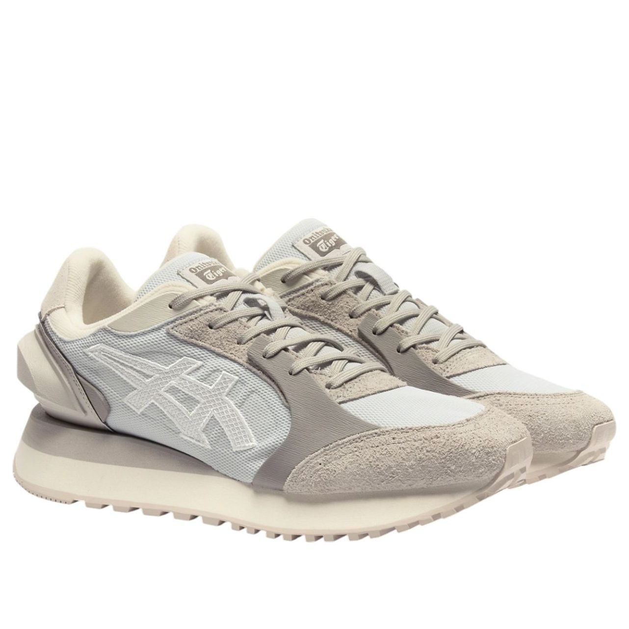 Onitsuka Tiger Moage CO Glacier Grey Off-White, vooraanzicht paar schoenen met vetersluiting en suède accenten
