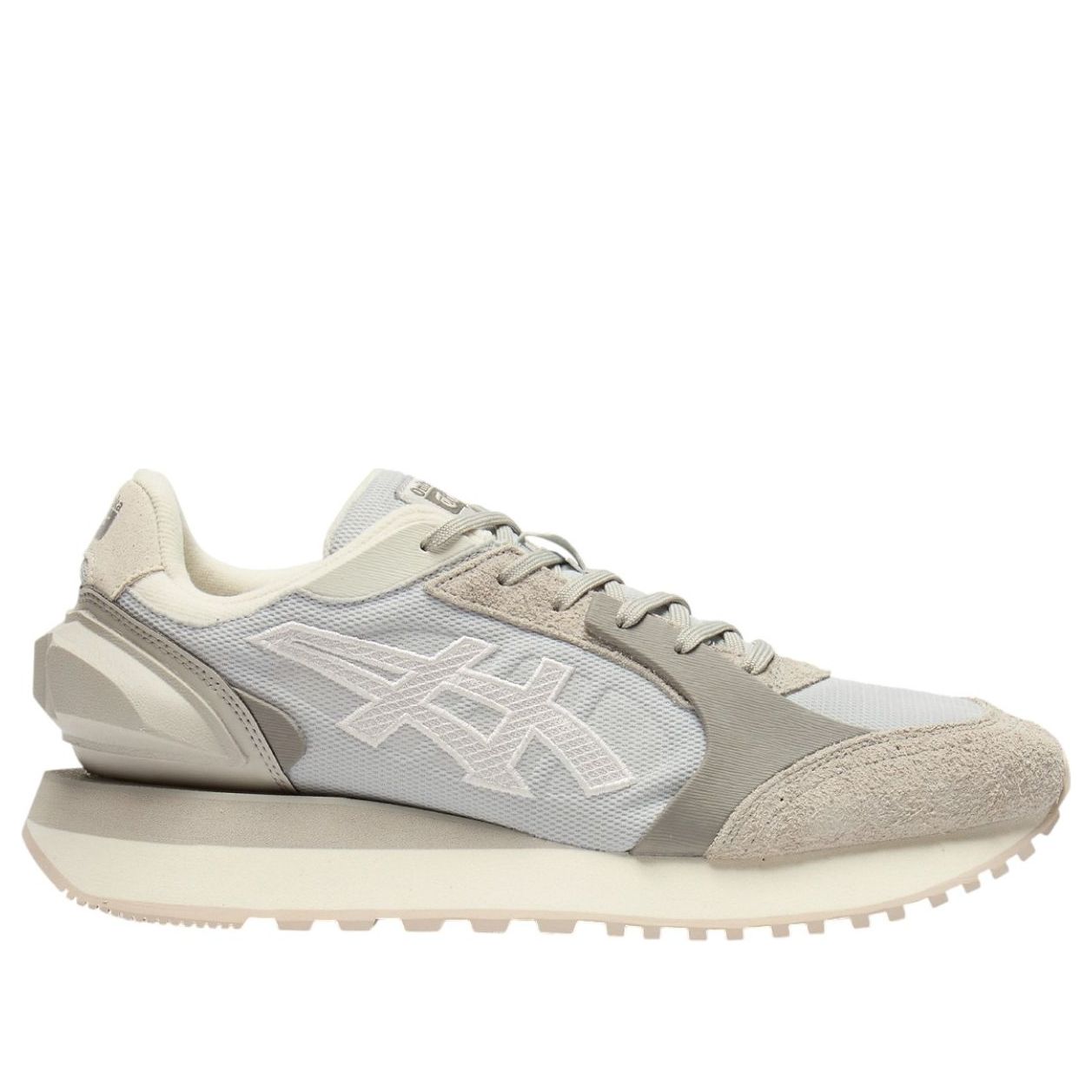 Onitsuka Tiger Moage CO Glacier Grey Off-White, driekwart aanzicht met mesh bovenwerk en contrasterende zoolkleur