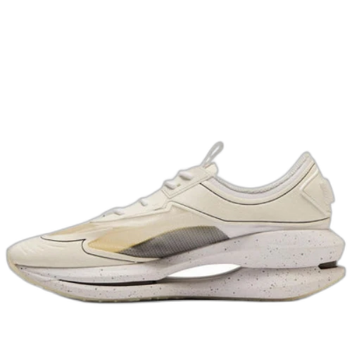 Onitsuka Tiger Runger White, zijaanzicht met crème nylon bovenwerk, gouden en grijze accenten