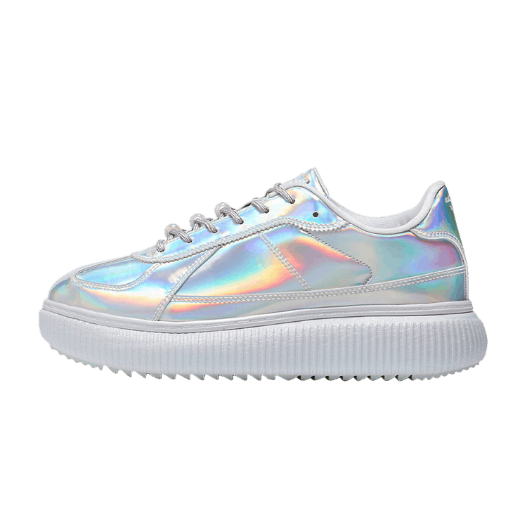 Onitsuka Tiger Delecity Pure Silver Iridescent zijaanzicht, holografisch iriserende bovenwerk met witte dik gebobbelde zool