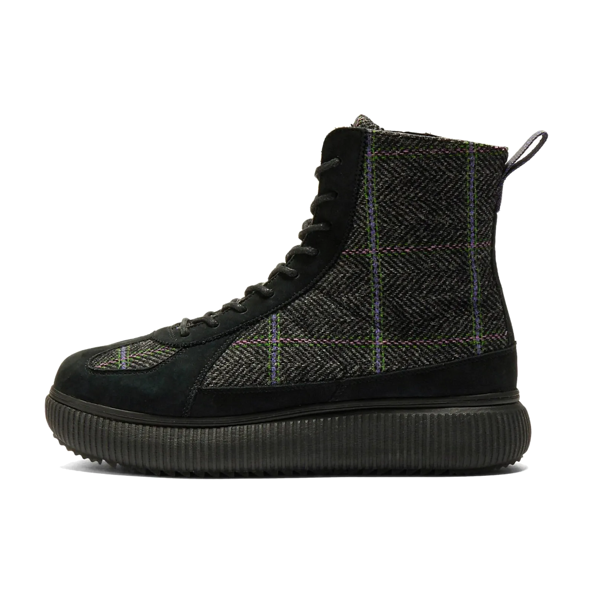 Onitsuka Tiger Delecity Boot Tweed Black, zijaanzicht met tweed patroon, zwarte suede en geribbelde platformzool