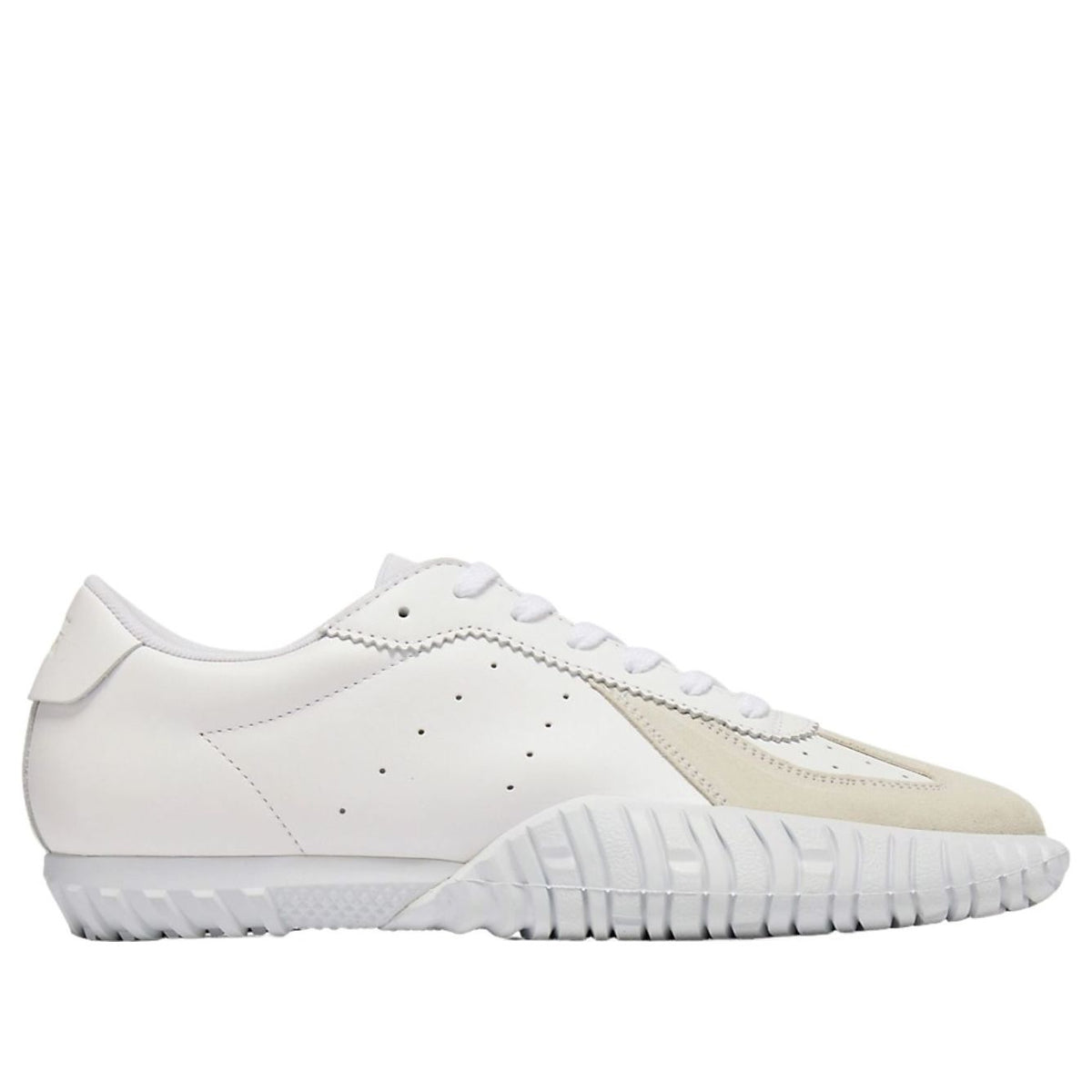 Onitsuka Tiger Duck Tiger TR Triple White, zijaanzicht met beige en wit leer, stiksels zichtbaar