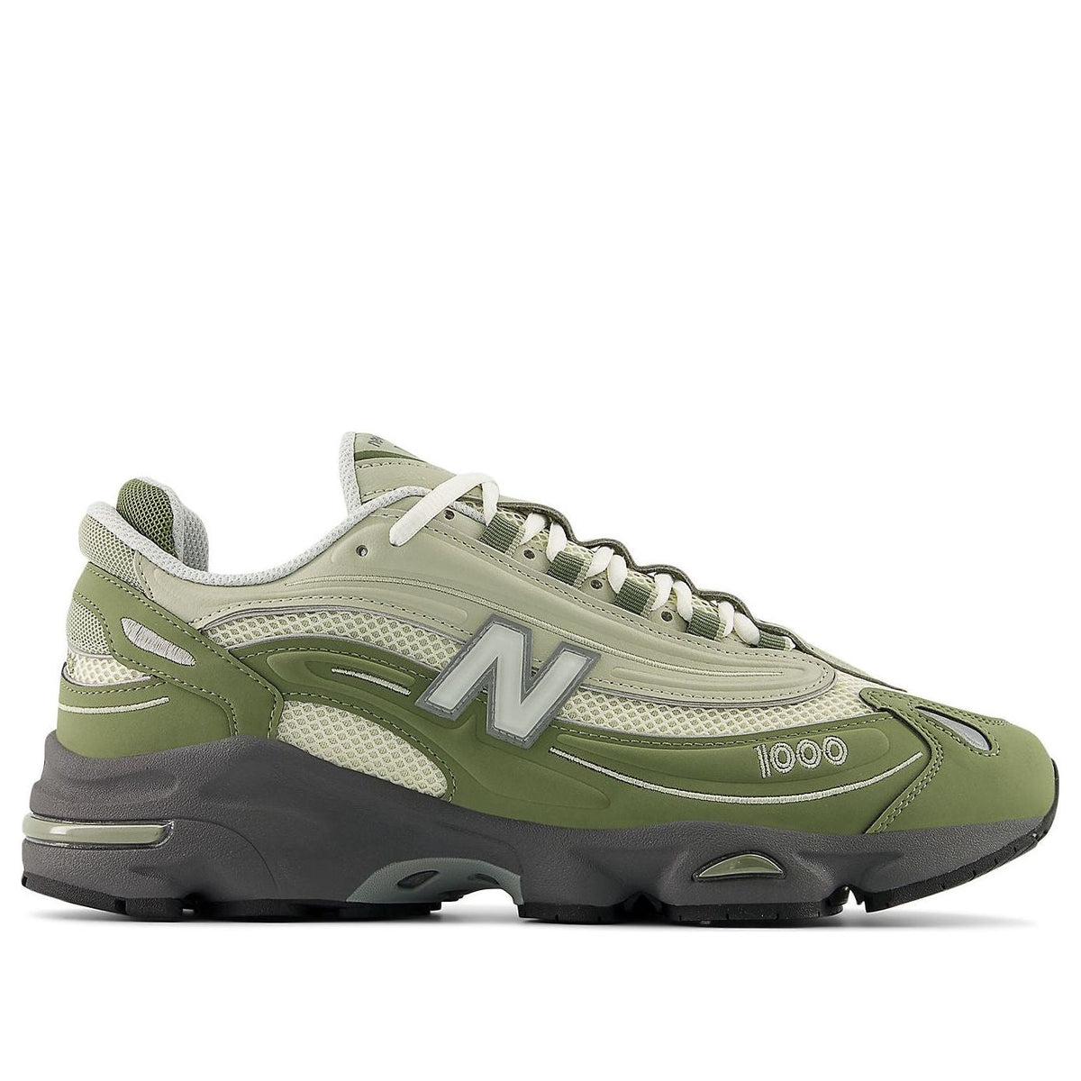 New Balance 1000 Dark Olivine driekwart aanzicht met zichtbare 1000-branding op de zijkant