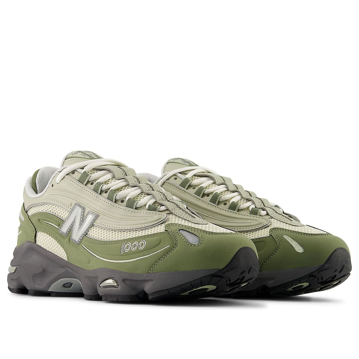 New Balance 1000 Dark Olivine achteraanzicht paar, groen en beige overlays op zwarte midsole