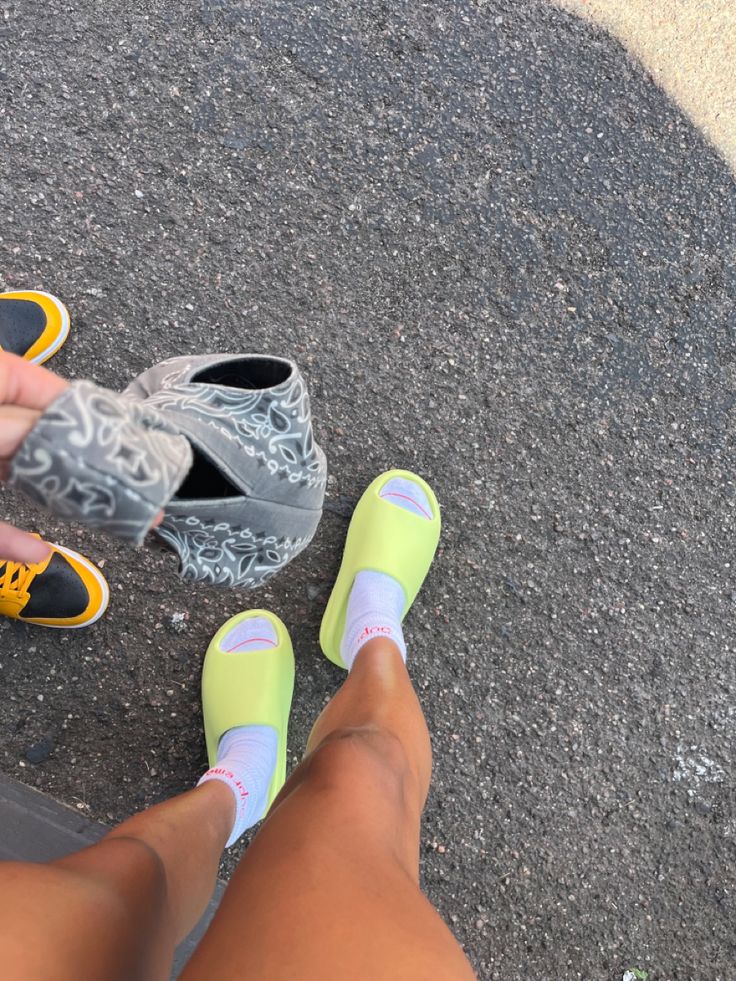 Adidas Yeezy Slide Glow Green