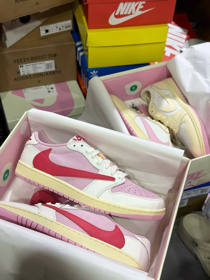 Nike Air Jordan 1 Retro Low OG SP Travis Scott Sail Tropical Pink