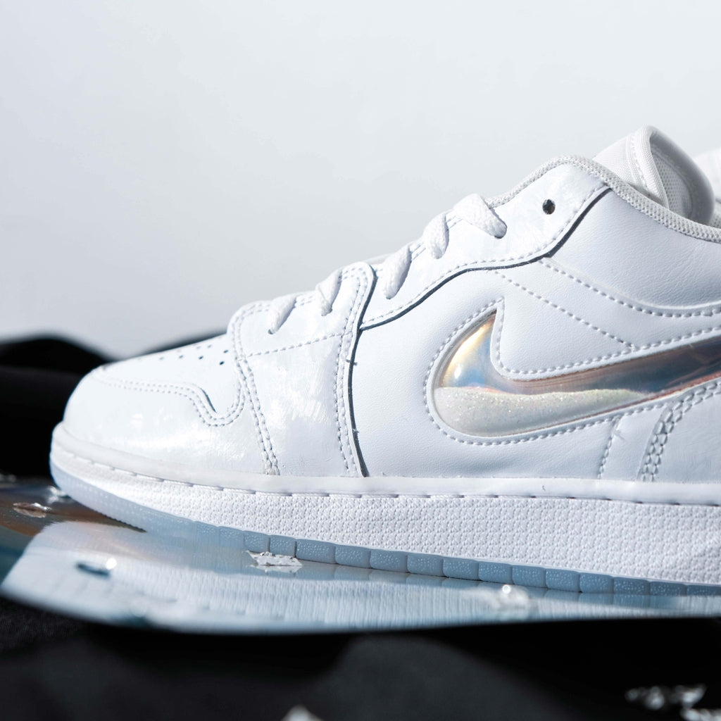 Air Jordan 1 Low Glitter Swoosh FQ9112-100