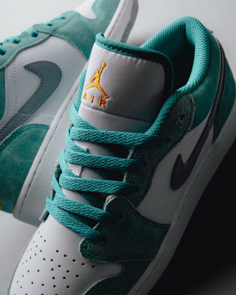 Air Jordan 1 Low SE New Emerald Grey DO8244-301