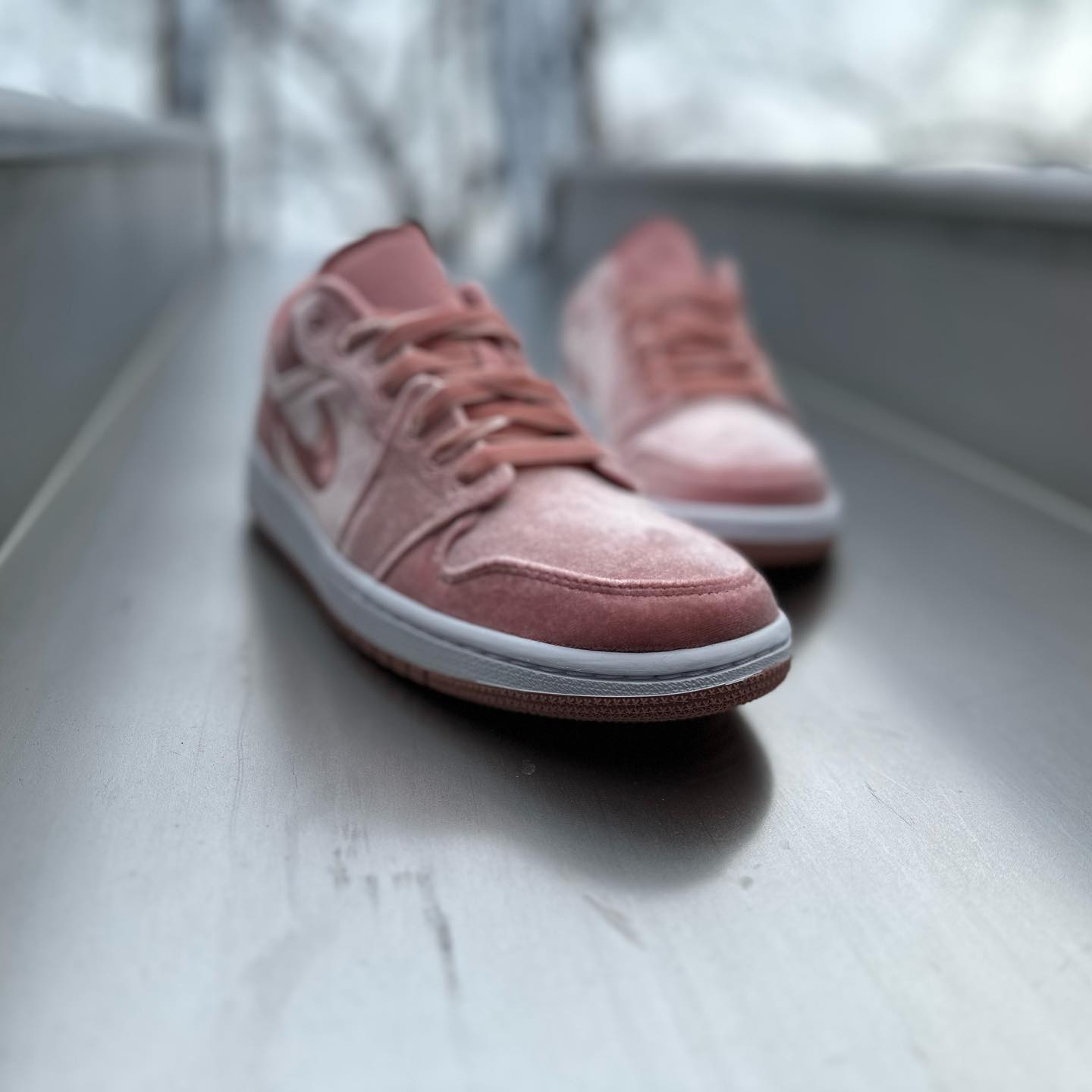 Air Jordan 1 Low SE Pink Velvet