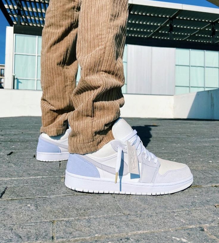 Air Jordan 1 Low Sky Grey Paris CV3043-100