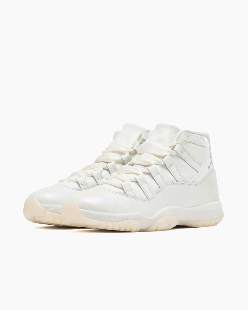 Jordan 11 Retro Pearl