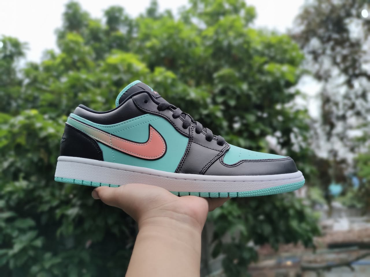 Jordan 1 Low SE Tropical Twist