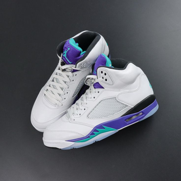 Jordan 5 Retro Grape (2025)