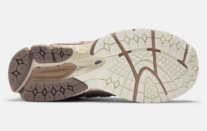 New Balance 1906R Earth Shadow Flat Taupe