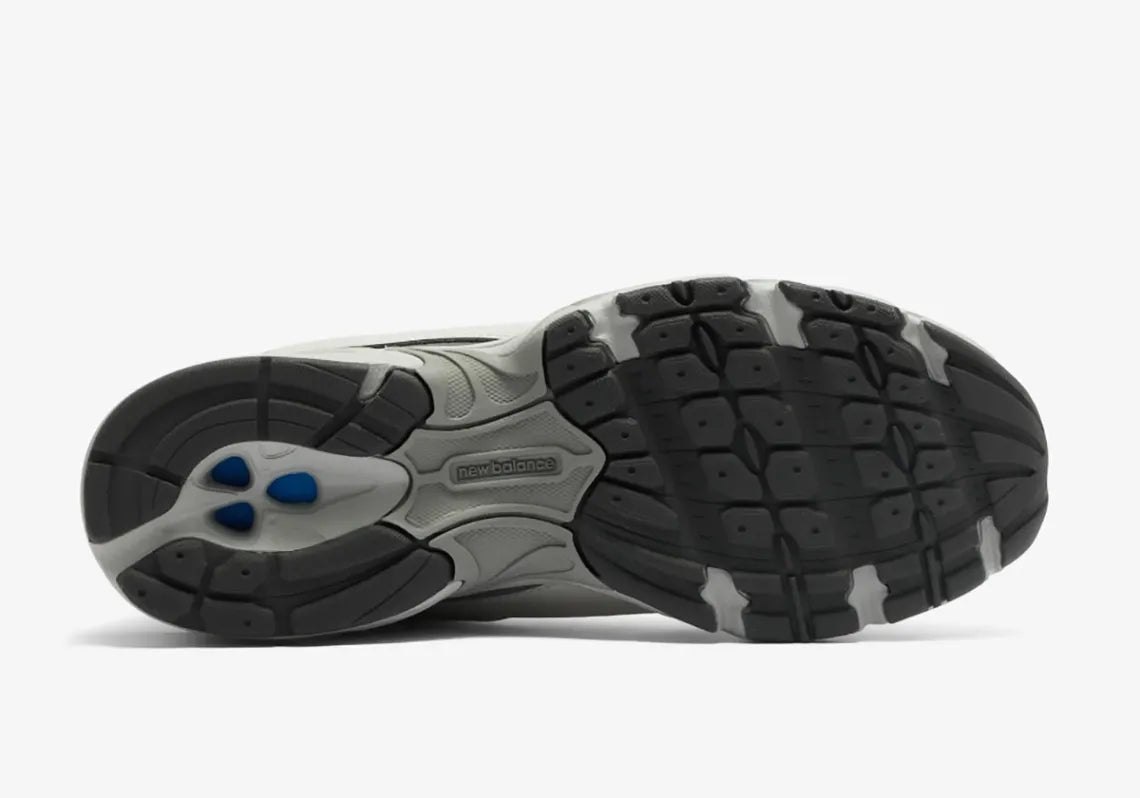 New Balance 509
Comme des Garçons Homme Grey