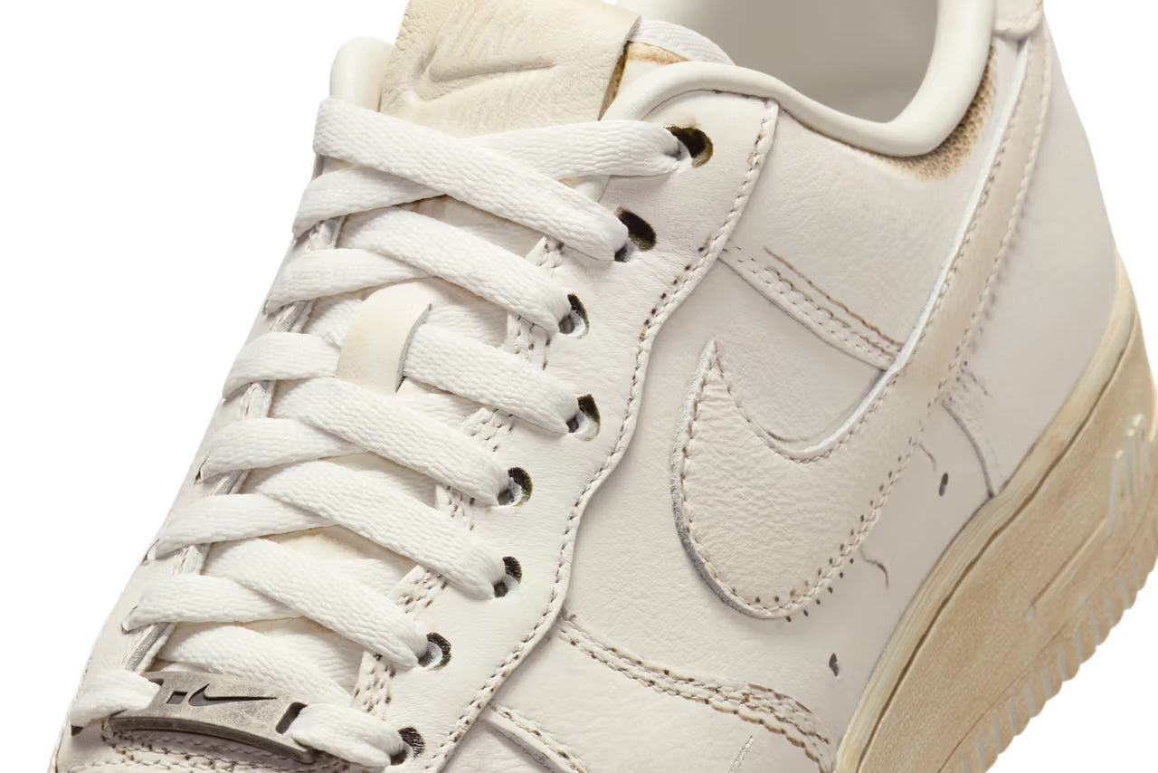 Nike Air Force 1 Low .SWOOSH Dirty Triple White
