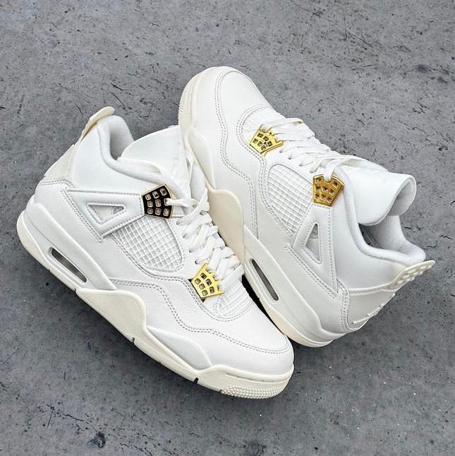 Nike Air Jordan 4 Sail Metallic Gold