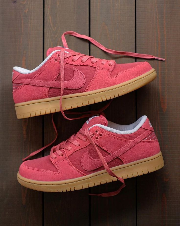 Nike Dunk Low Adobe