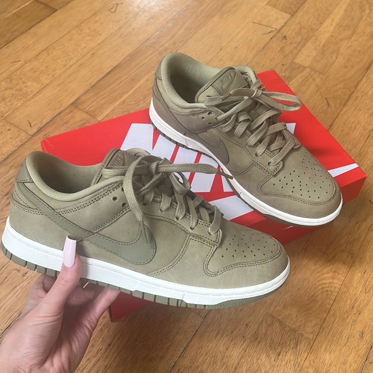 Nike Dunk Low PRM Neutral Olive