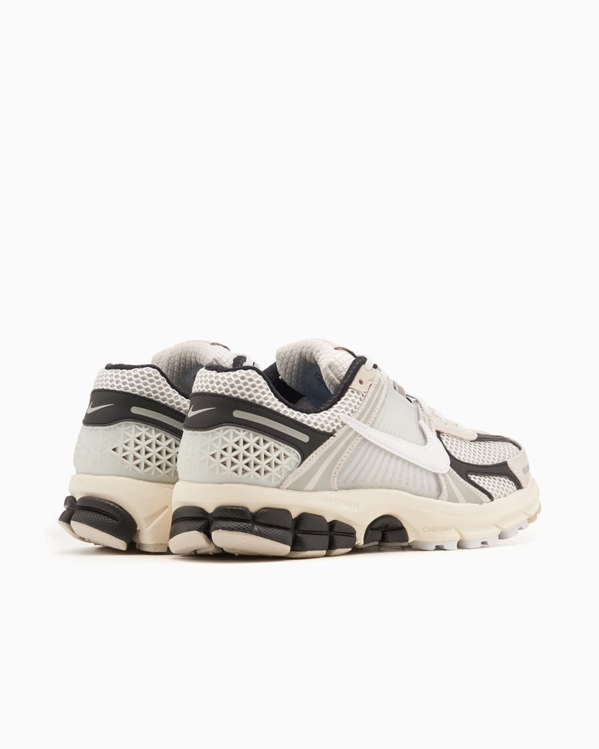 Nike Zoom Vomero 5
Supersonic Light Bone Black