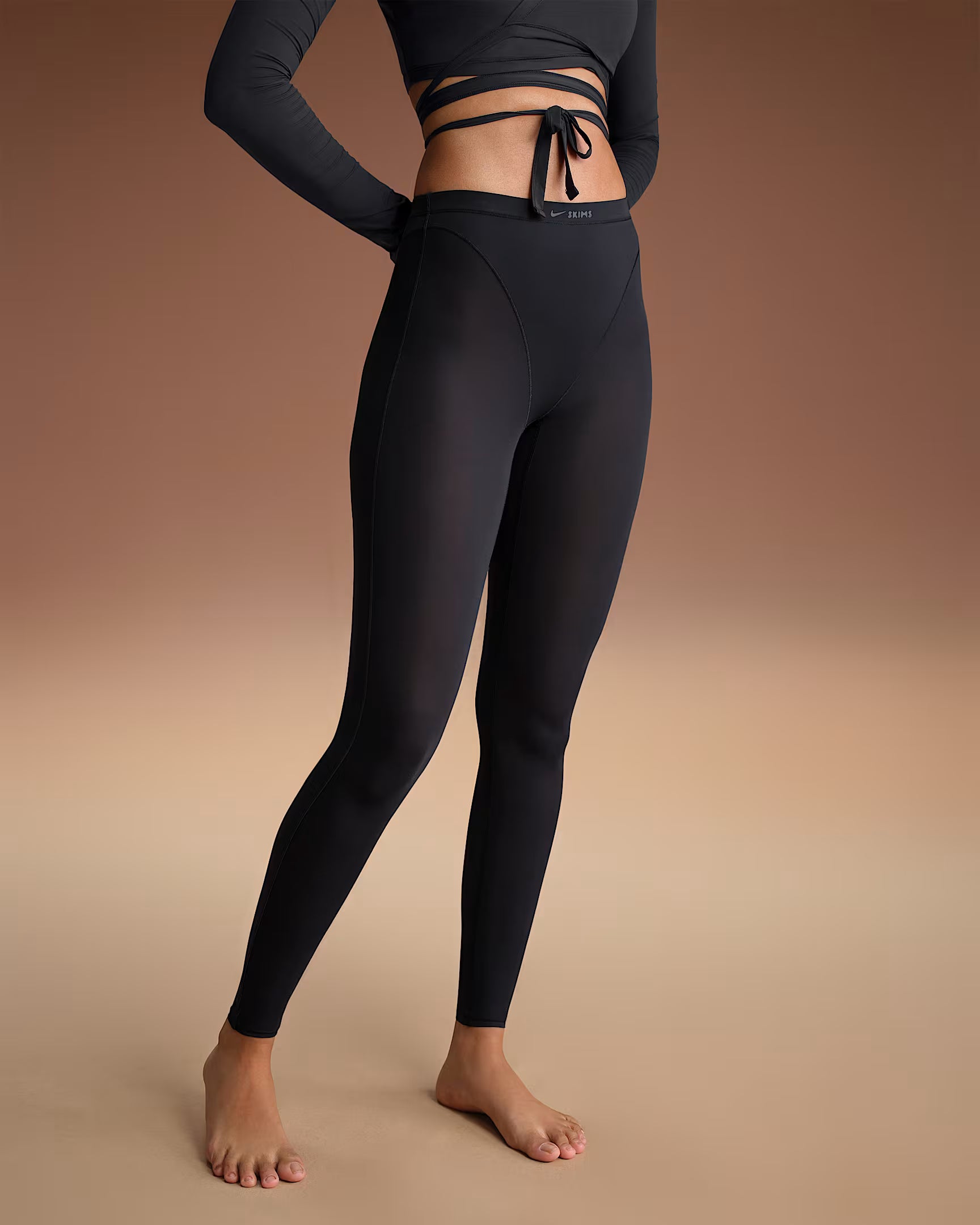 Nike x SKIMS Women's Weightless Layers V-Line 26" Legging Obsidian