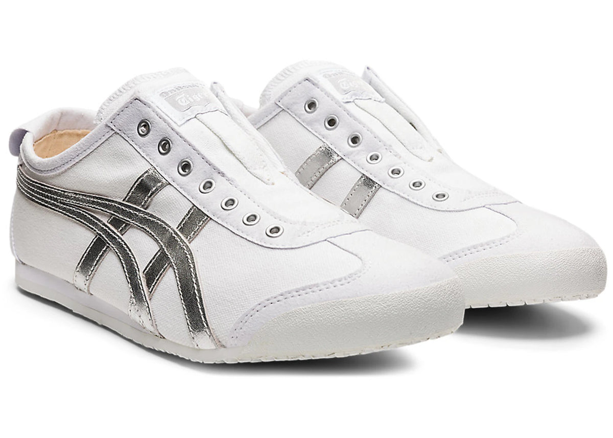 Onitsuka Tiger Mexico 66 Slip-On White Pure Silver, paar samen vooraanzicht met witte canvas en zilveren metallic details