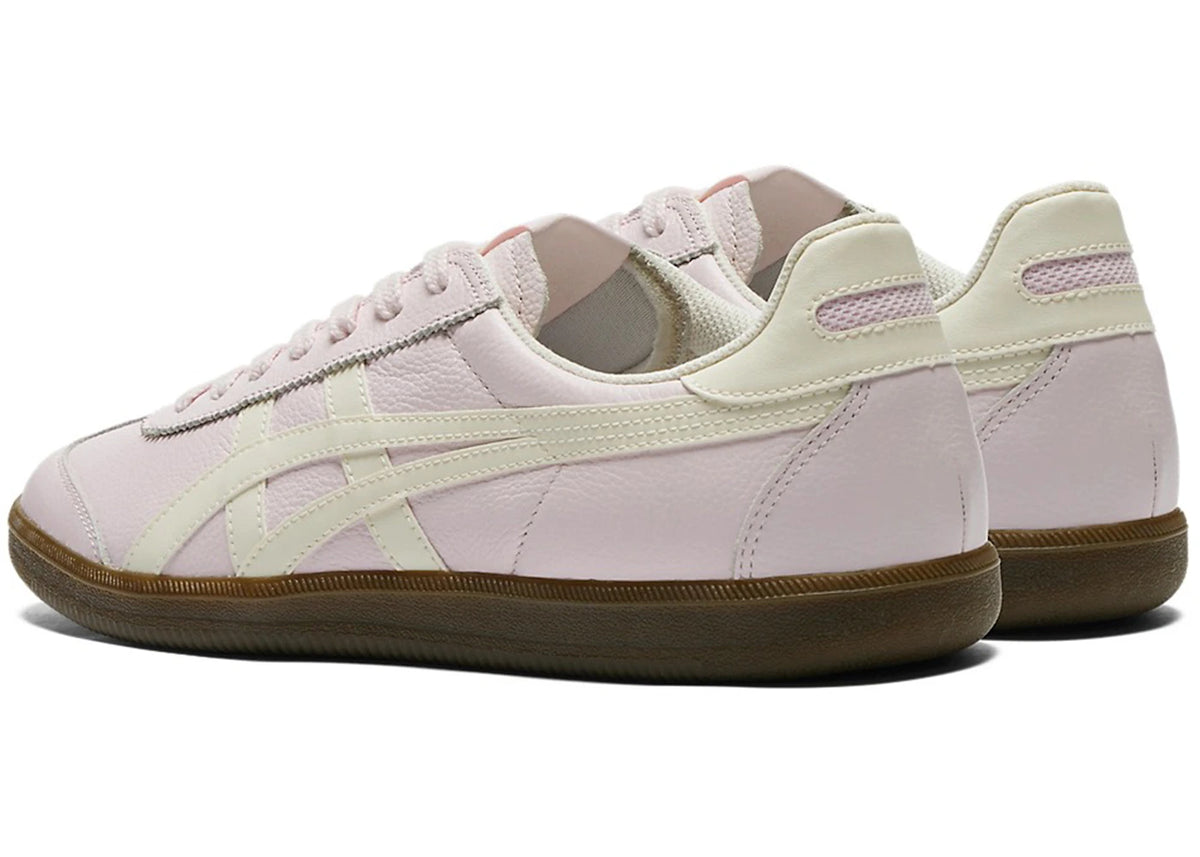 Onitsuka Tiger Tokuten Crystal Pink Cream Gum, achteraanzicht met zichtbare kraag, contrasterende stiksels en gumzool