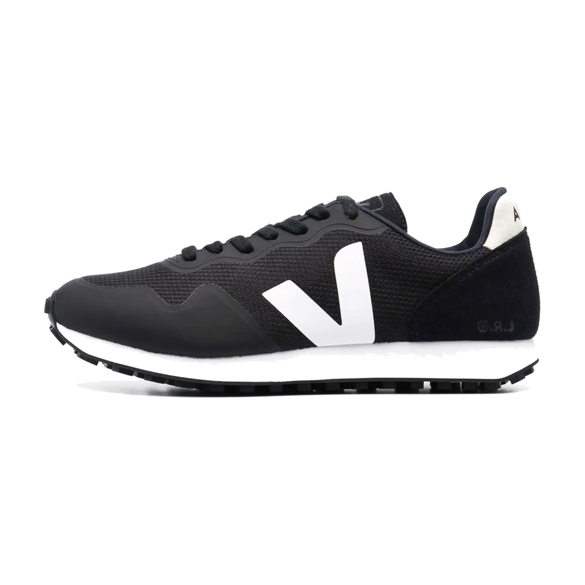Veja SDU TPU B-Mesh Black White zijaanzicht met zwarte mesh, wit V-logo en witte zool