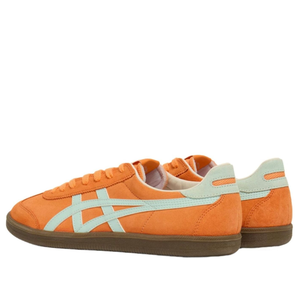 Onitsuka Tiger Tokuten Sun Peach Pale Blue achteraanzicht, mint-gekleurde hielkap en oranje suède constructie