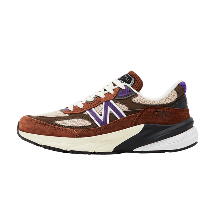 New Balance 990v6 MiUSA Rich Oak, zijaanzicht met bruin suède, crème mesh en paars N-logo