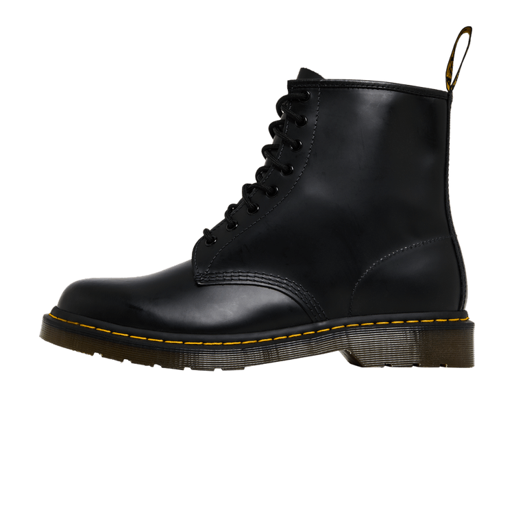 Dr. Martens 1460 Smooth Leather Lace Up Boot Black, zijaanzicht met zwart leder, gele stiksels en zool