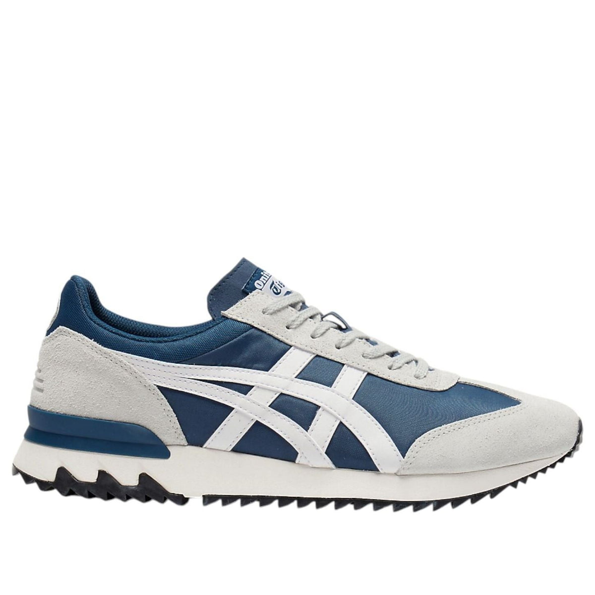 Onitsuka Tiger California 78 EX Grand Shark White, driekwart aanzicht met geribbelde zwarte zool en kleurvlakken