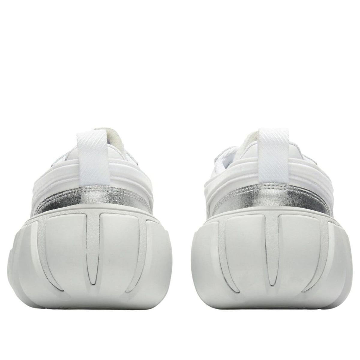 Onitsuka Tiger Dentigre LS White Metallic Silver detail hielbuffer met verticale groeven