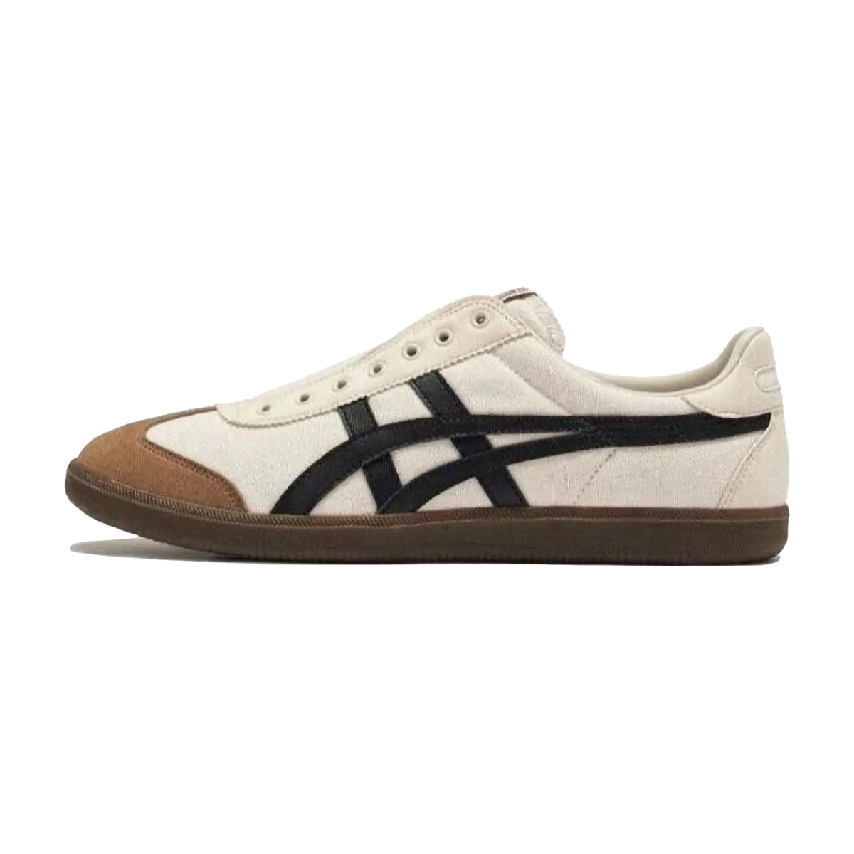 Onitsuka Tiger Tokuten Slip-On White Brown Black, zijaanzicht met crème canvas, zwarte strepen en bruine zool