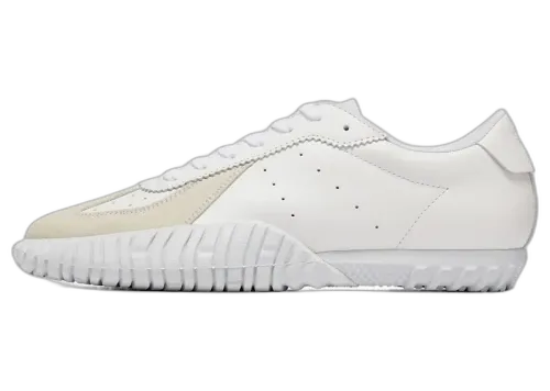 Onitsuka Tiger Duck Tiger TR Triple White, zijaanzicht met wit leer, beige inzet en witte zool