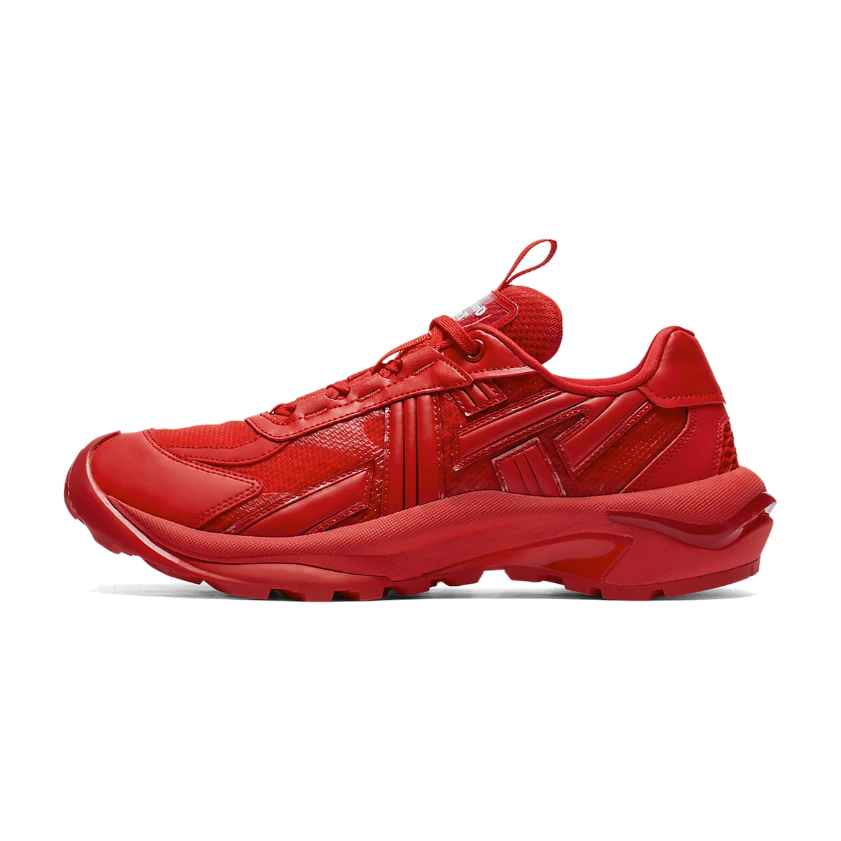 Onitsuka Tiger Tigtrail RS Classic Red, zijaanzicht van rode sneaker met mesh en leer, chunky zool