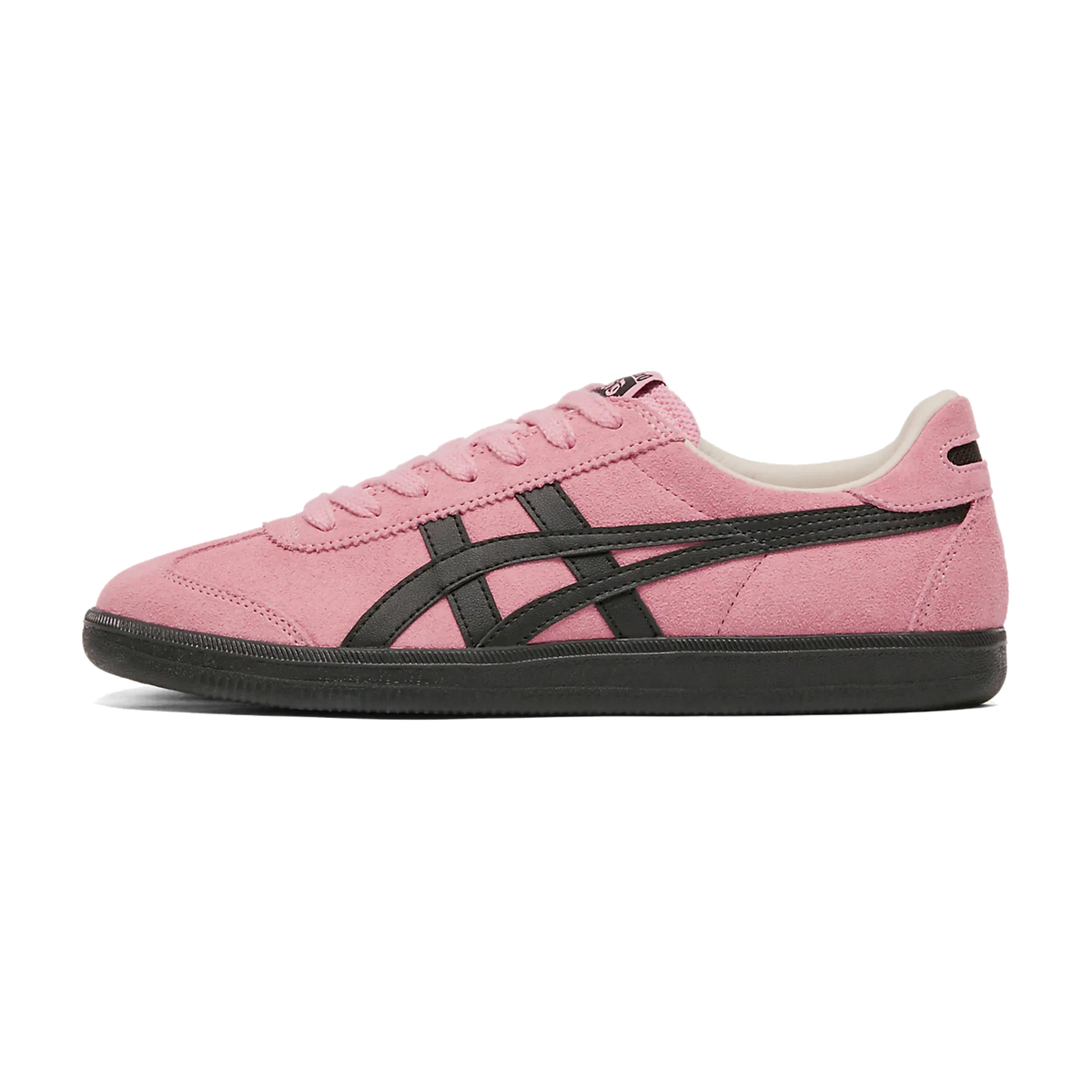 Onitsuka Tiger Tokuten Blossom Pink Black, zijaanzicht met roze suède upper, zwarte streepdetails en zwarte zool