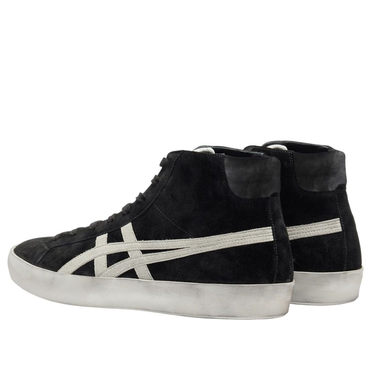 Onitsuka Tiger Fabre MT Italian Made Black White, achteraanzicht met hielkap en witte zoolrand