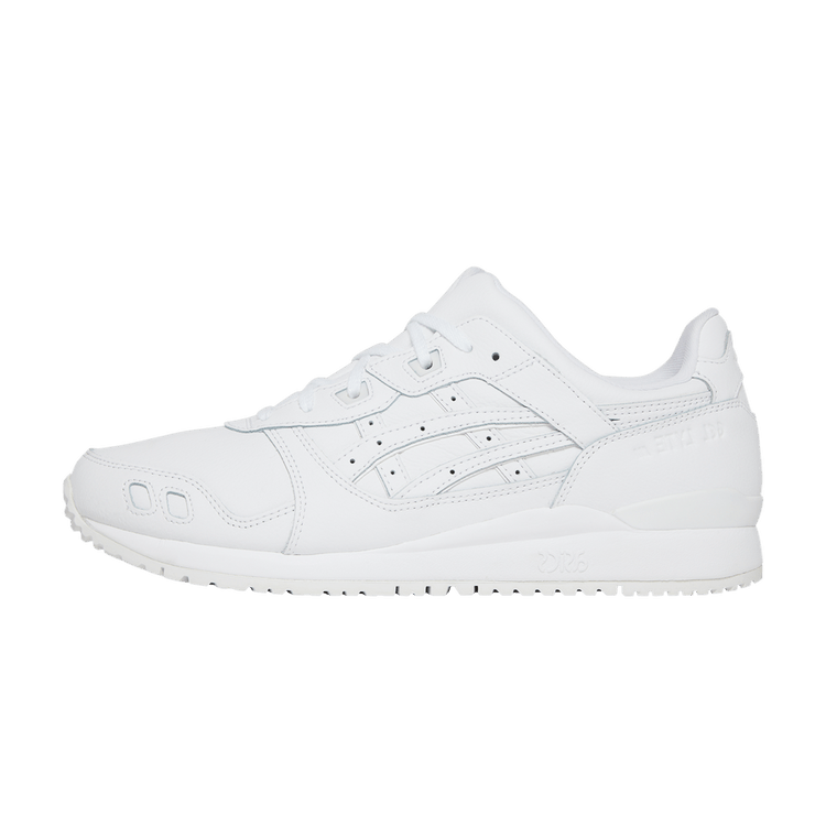 ASICS Gel-Lyte III OG Triple White zijaanzicht, volledig witte sneaker met geperforeerde details en geribbelde zool