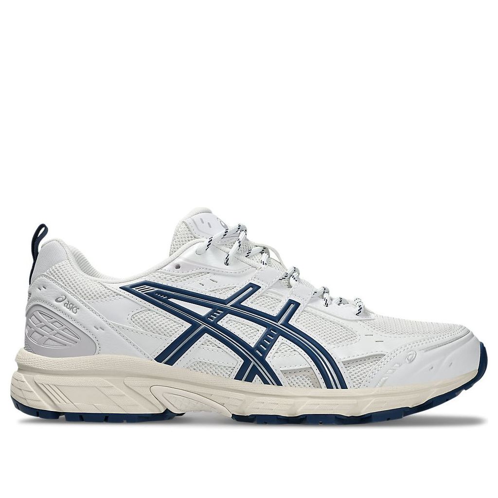 ASICS Gel-Nunobiki White Independence Blue, driekwart aanzicht met mesh en synthetische details in wit en donkerblauw
