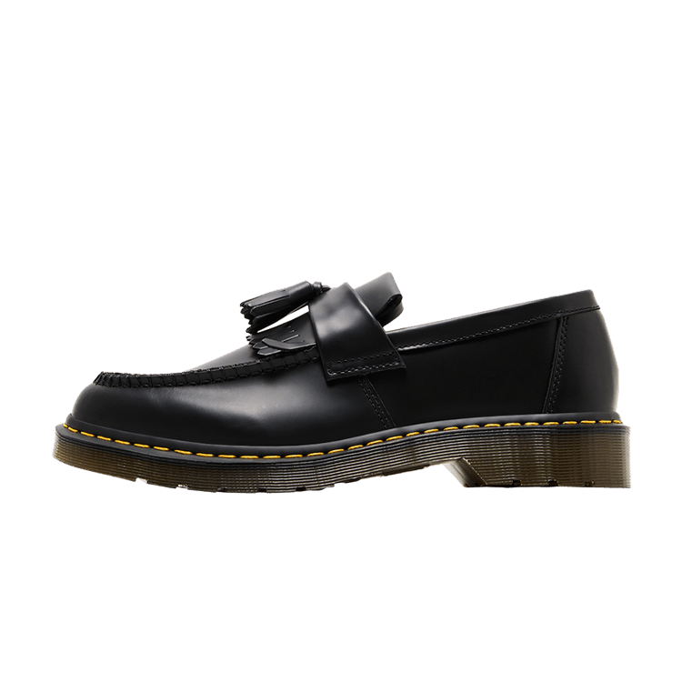Dr. Martens Adrian Smooth Leather Tassel Loafer Black, zijaanzicht met zwart leer, gele stiksels en kwastjes op de neus