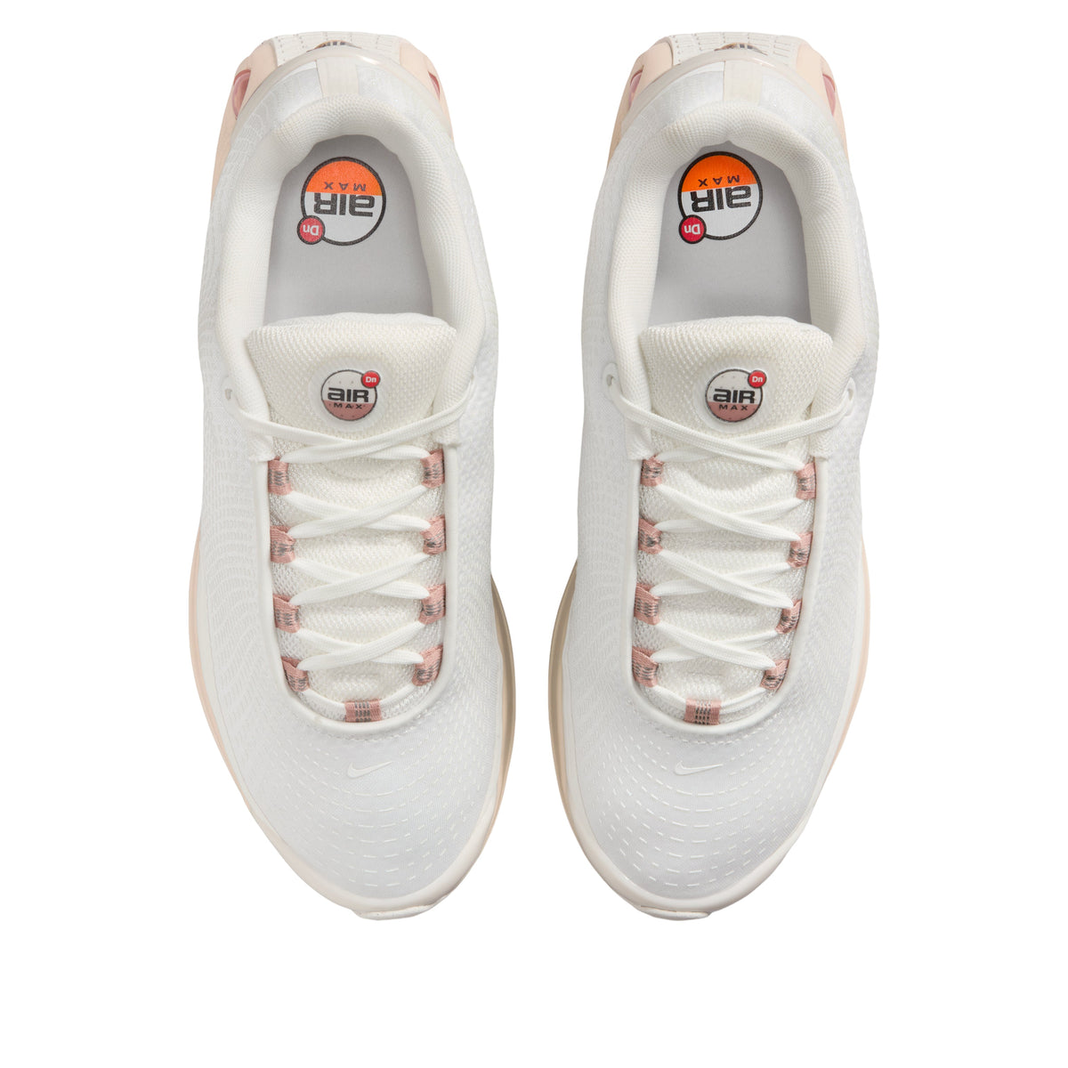 Nike Air Max Dn Tech Summit White Particle Pink, bovenaanzicht met witte veters en roze logo's op tong