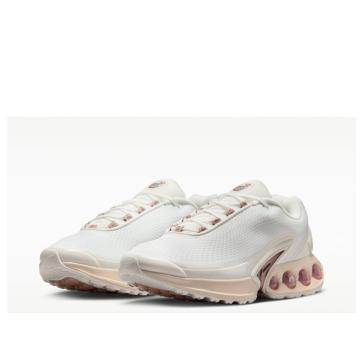 Nike Air Max Dn Tech Summit White Particle Pink, driekwart aanzicht toenemend afnemend tonen speakervormige Air-eenheden