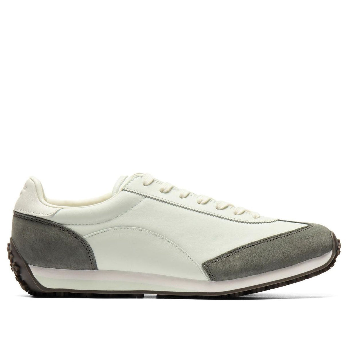 Onitsuka Tiger EDR CL Airy Green driekwart aanzicht met contrasterende materialen