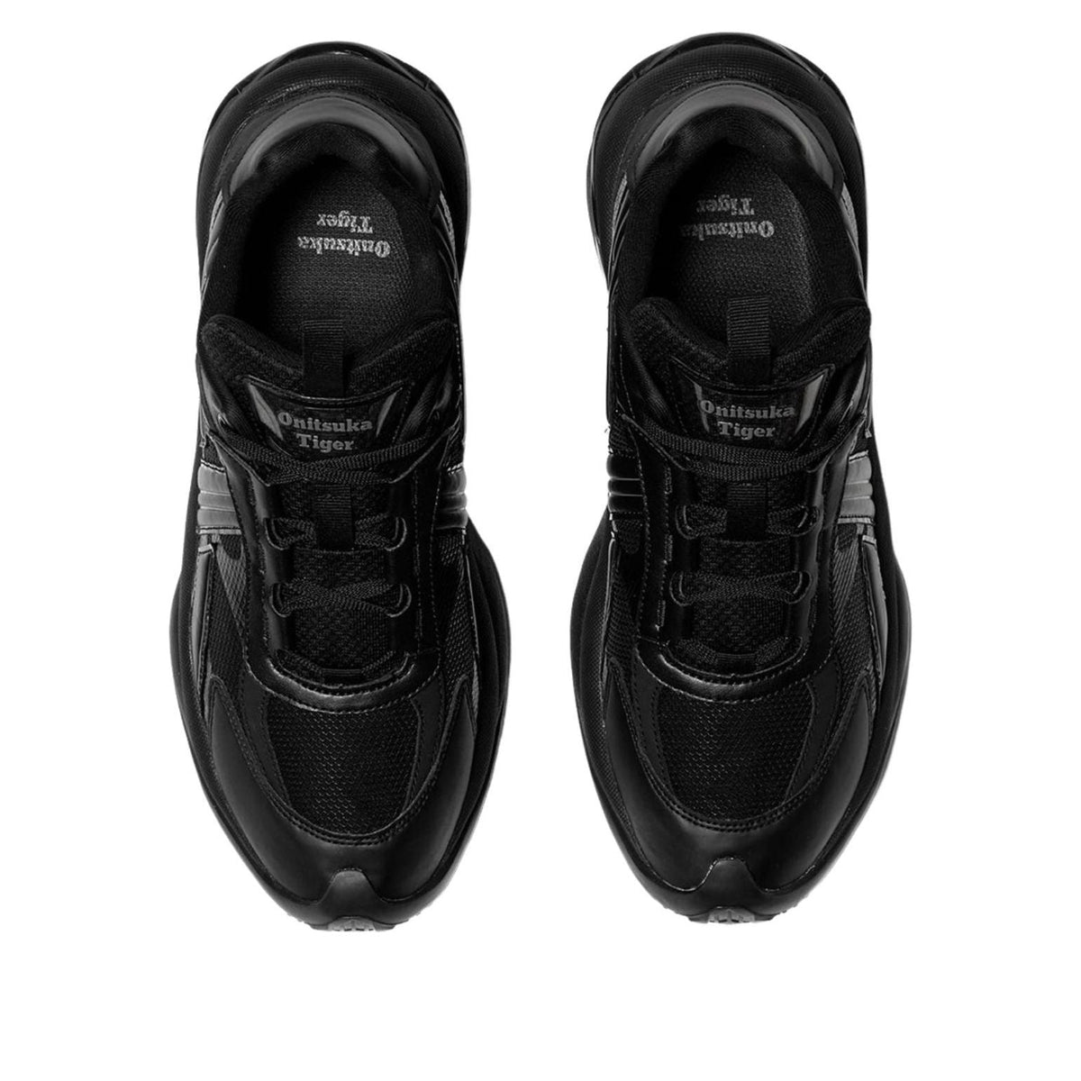 Onitsuka Tiger Tigtrail Black, bovenaanzicht toonend mesh, leren toecap en vetersluiting