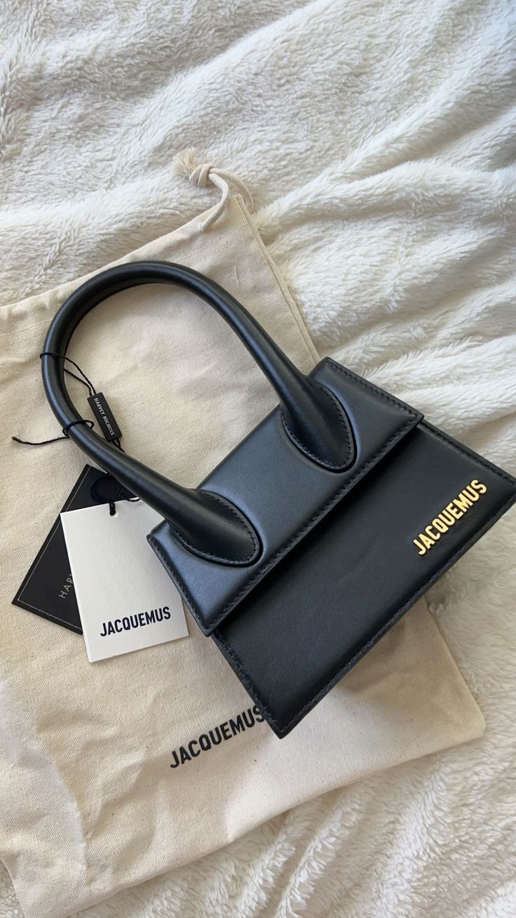 Jacquemus Le Chiquito Moyen Black