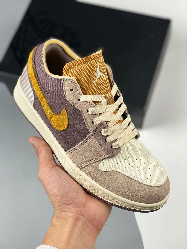 Air Jordan 1 Low SE Craft Sail Taupe Haze DN1635-200 / DZ4465-200